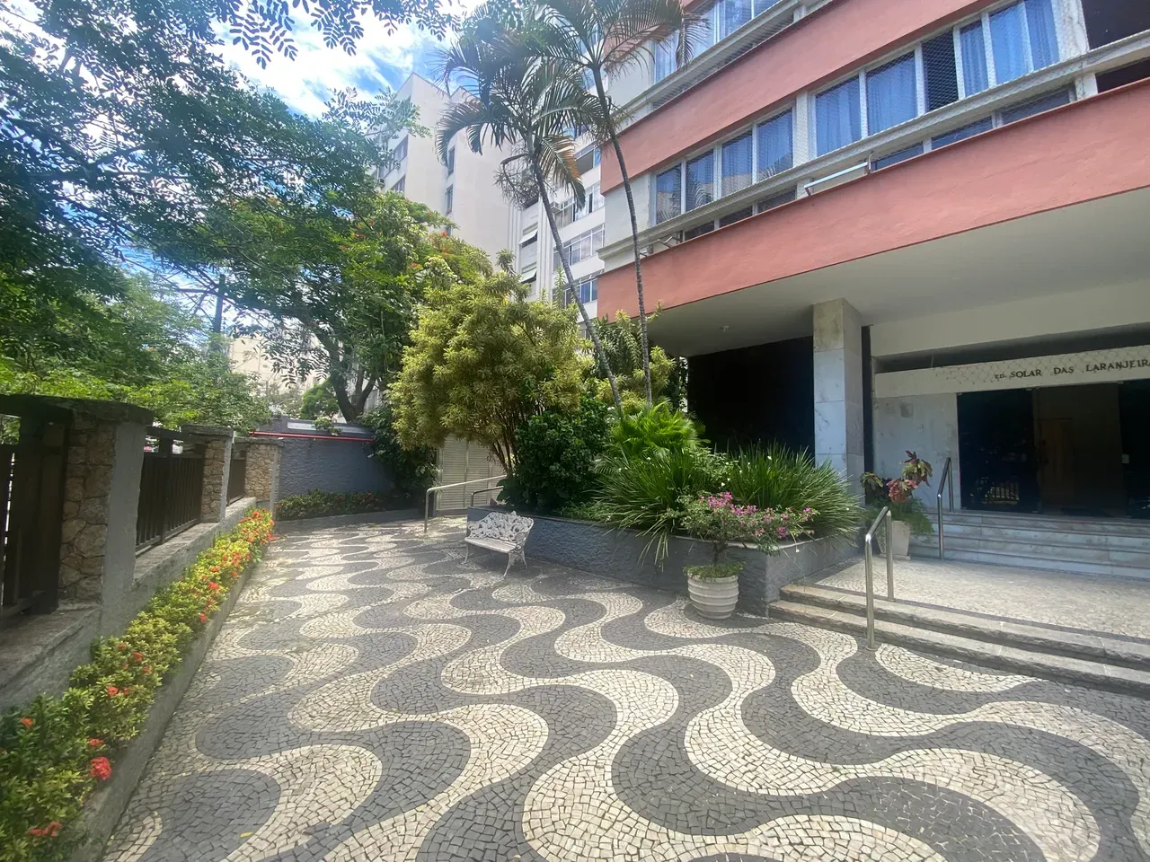 Mountain view in a 2-bedroom apartment, 60 m² — photo 10