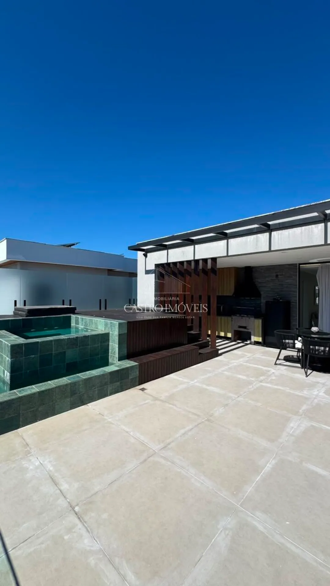 540 m² triplex house with 4 en-suite bedrooms — photo 22