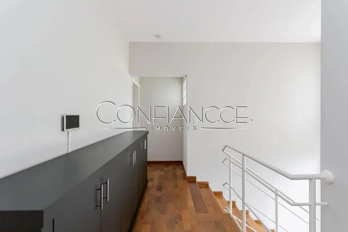 House with 4 en-suite bedrooms and 6 parking spaces — photo 17