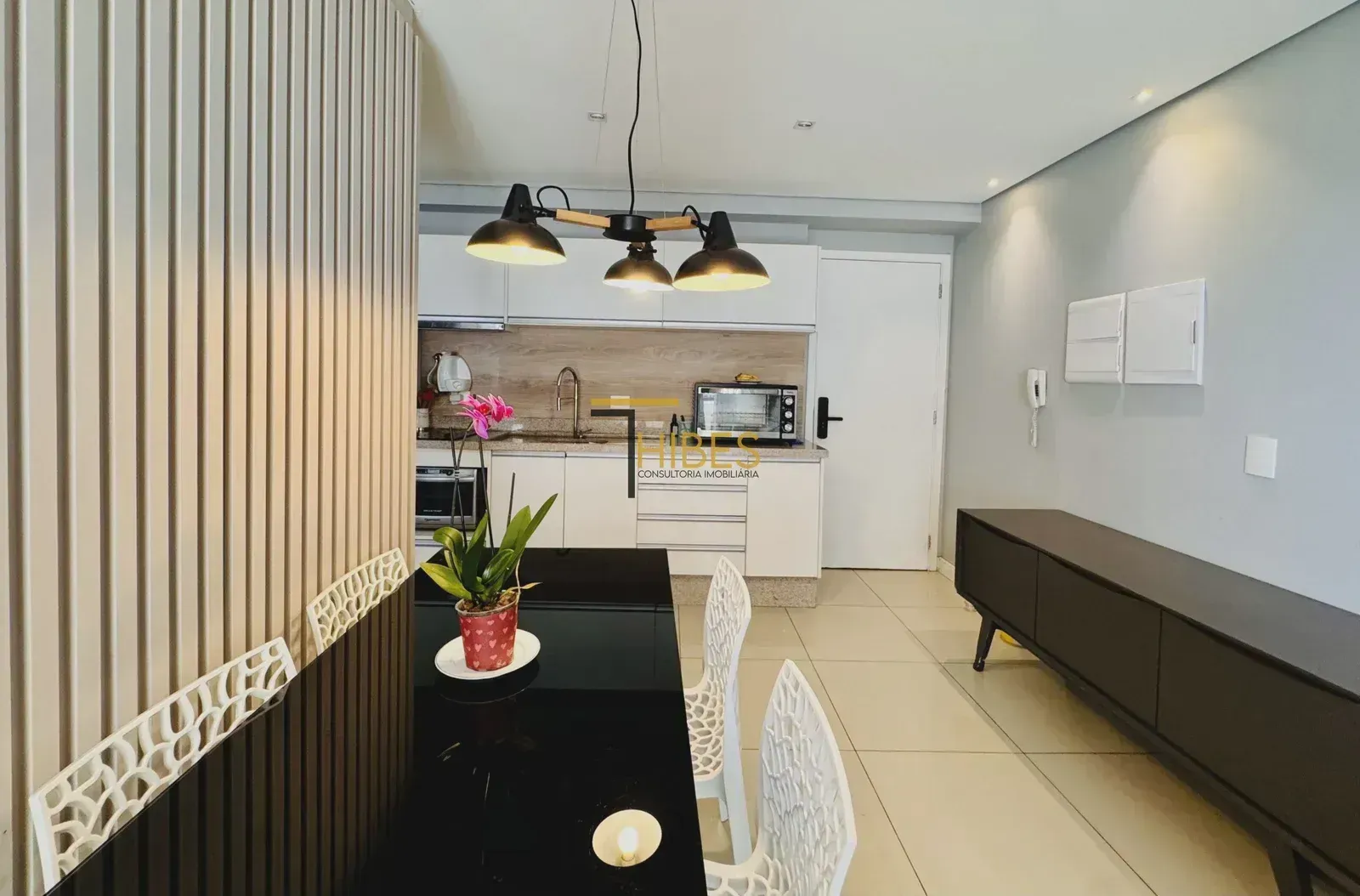 Apartamento de 1 dormitório com cozinha integrada e varanda — photo 14