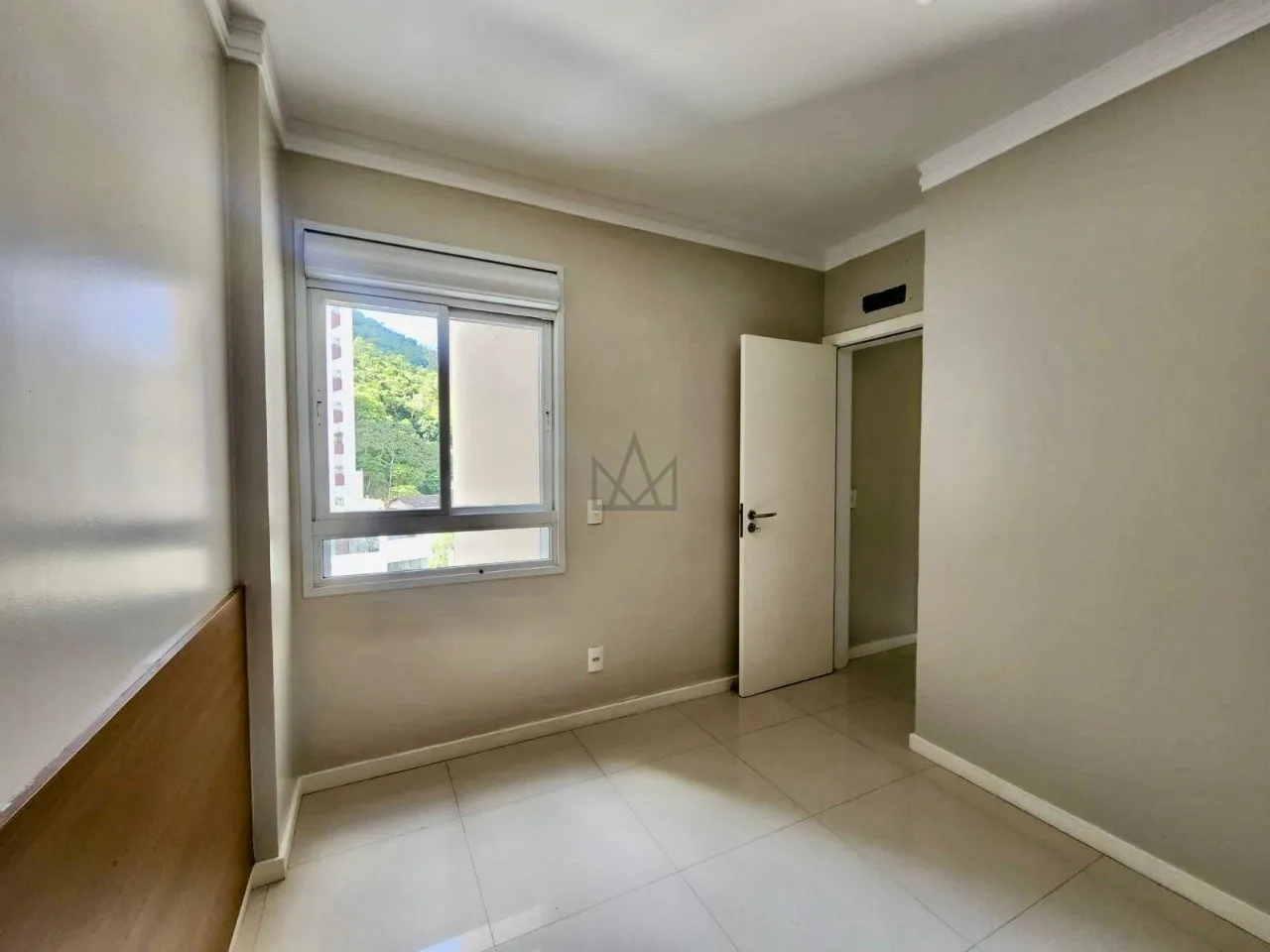 Furnished apartment, 121 m², with a mountain view — photo 13