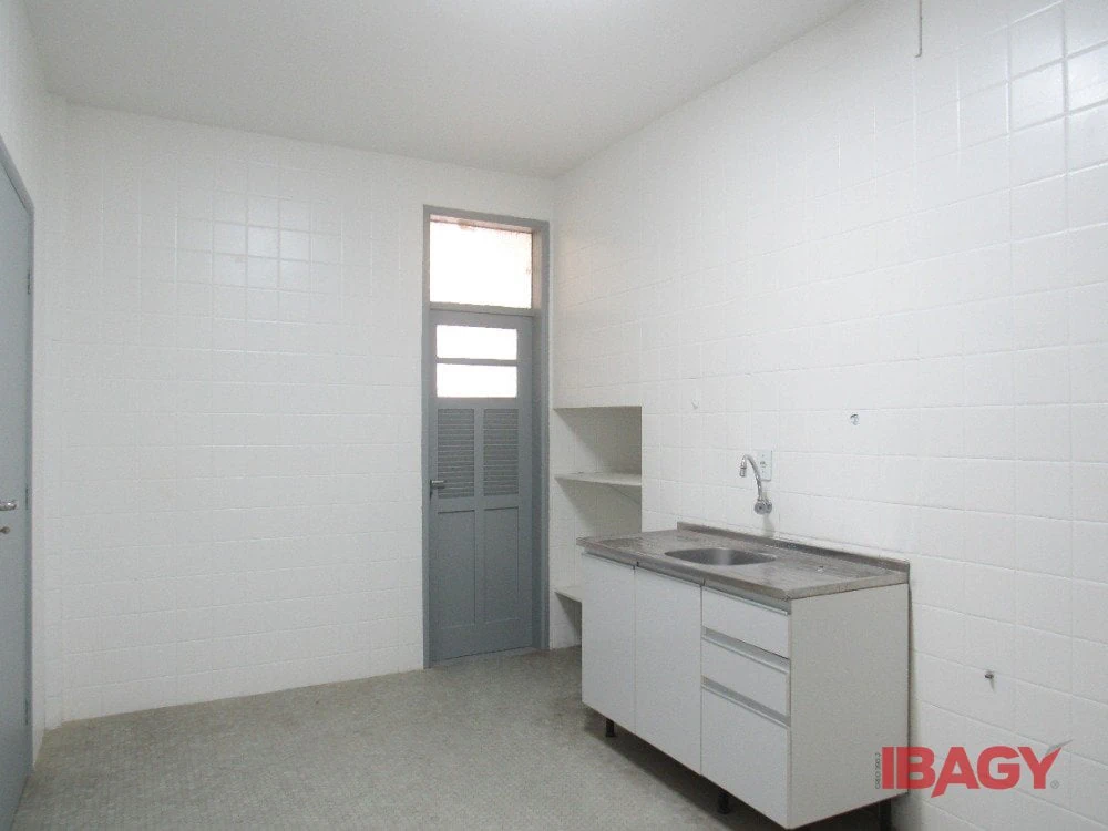 3-bedroom apartment with a separate kitchen 80 m² — photo 2