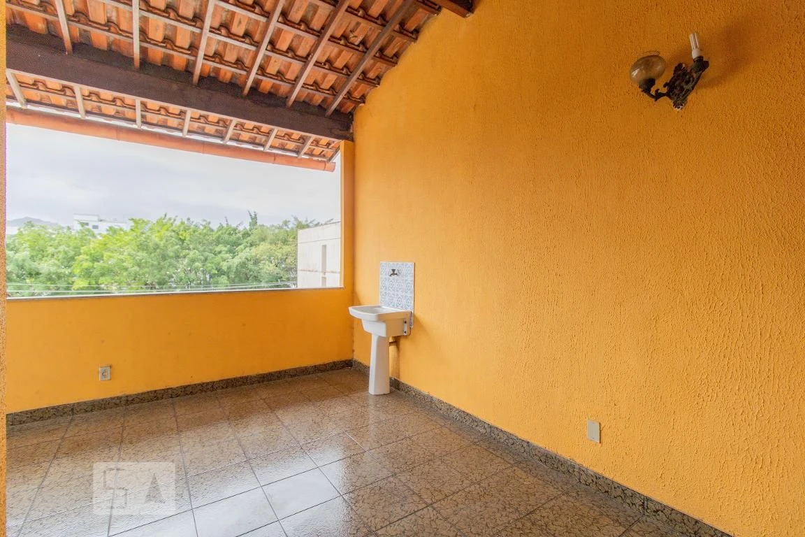 Rental house with 4 bedrooms and a private garden — photo 60