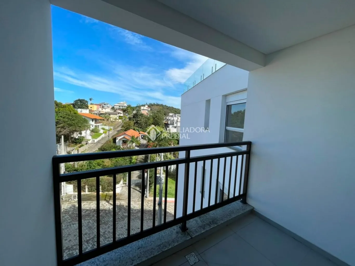 2-bedroom apartment with balcony and terrace — photo 24