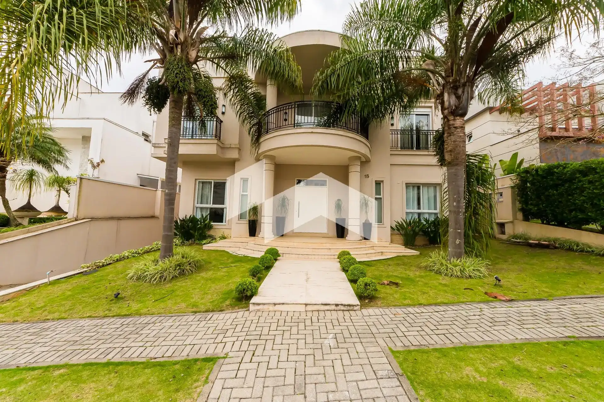 Unfurnished house with 4 en-suite bedrooms and 7 baths