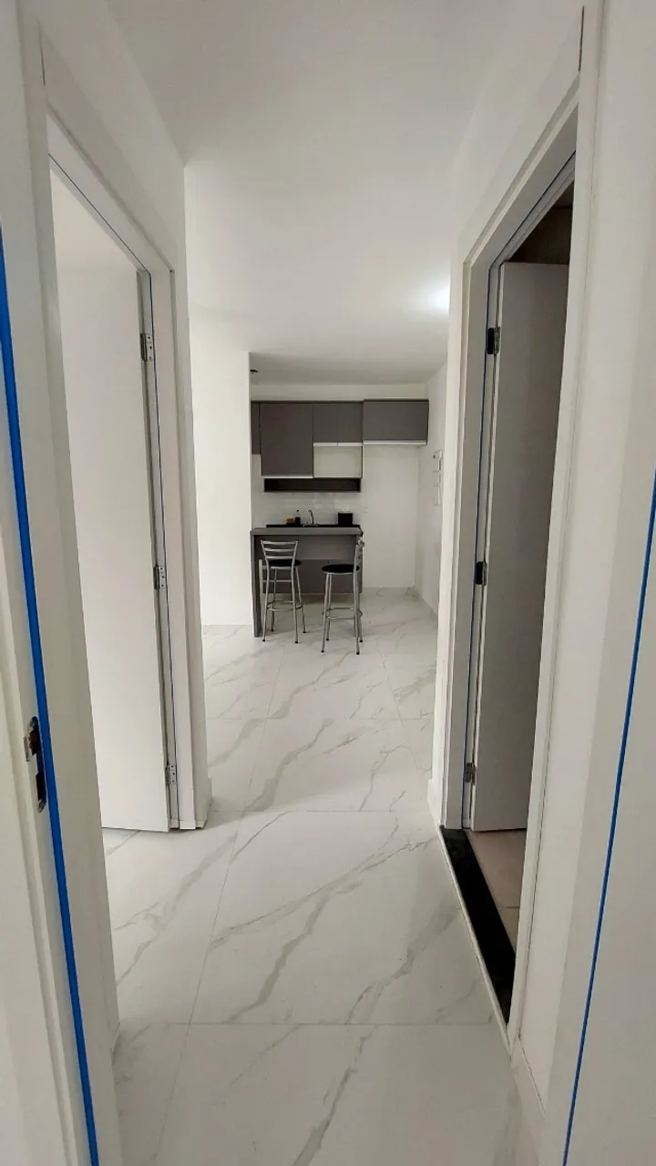 2-bedroom apartment in a building with a gym — photo 4