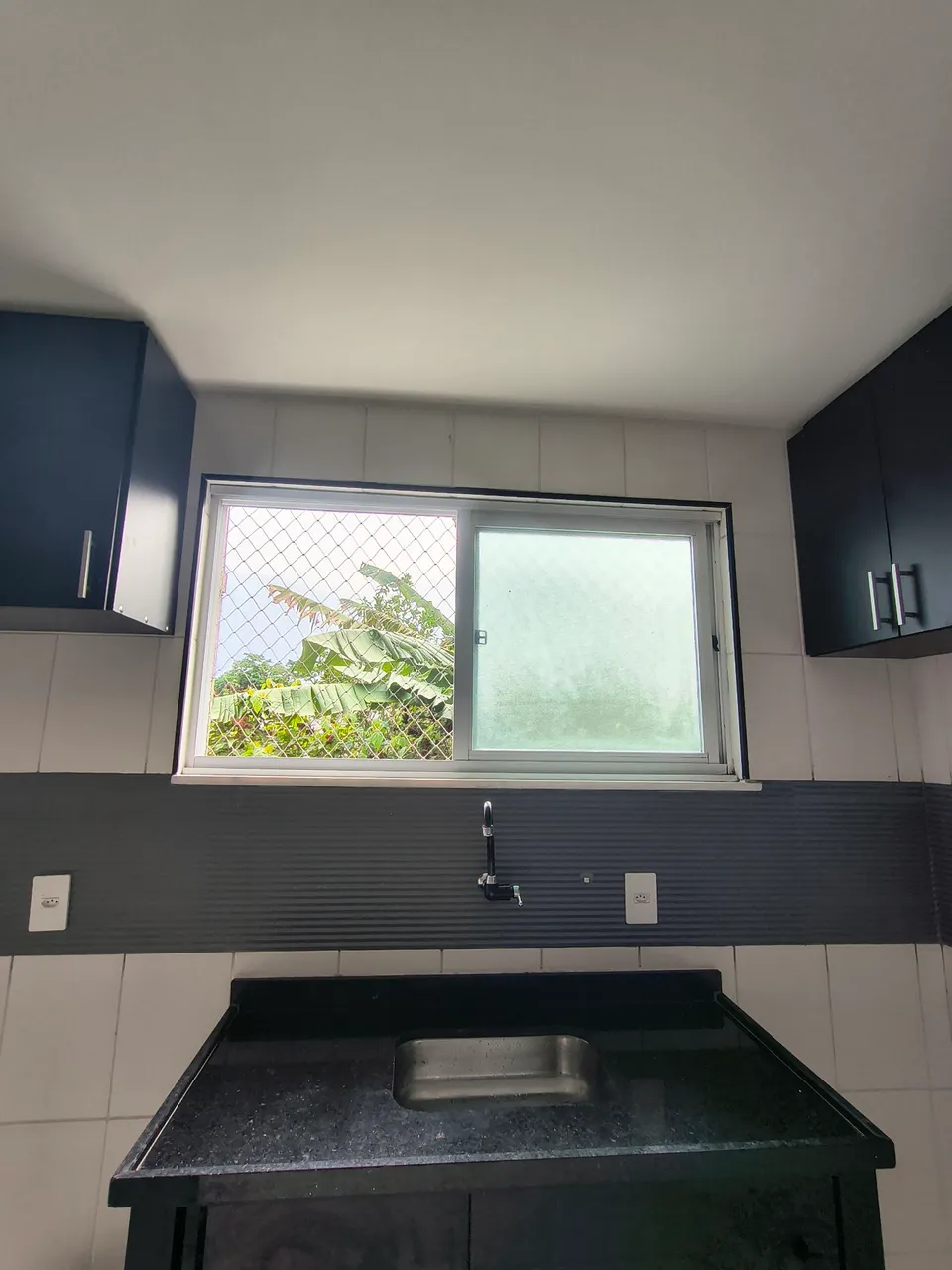 Unfurnished 1-bedroom apartment with open-plan kitchen — photo 5