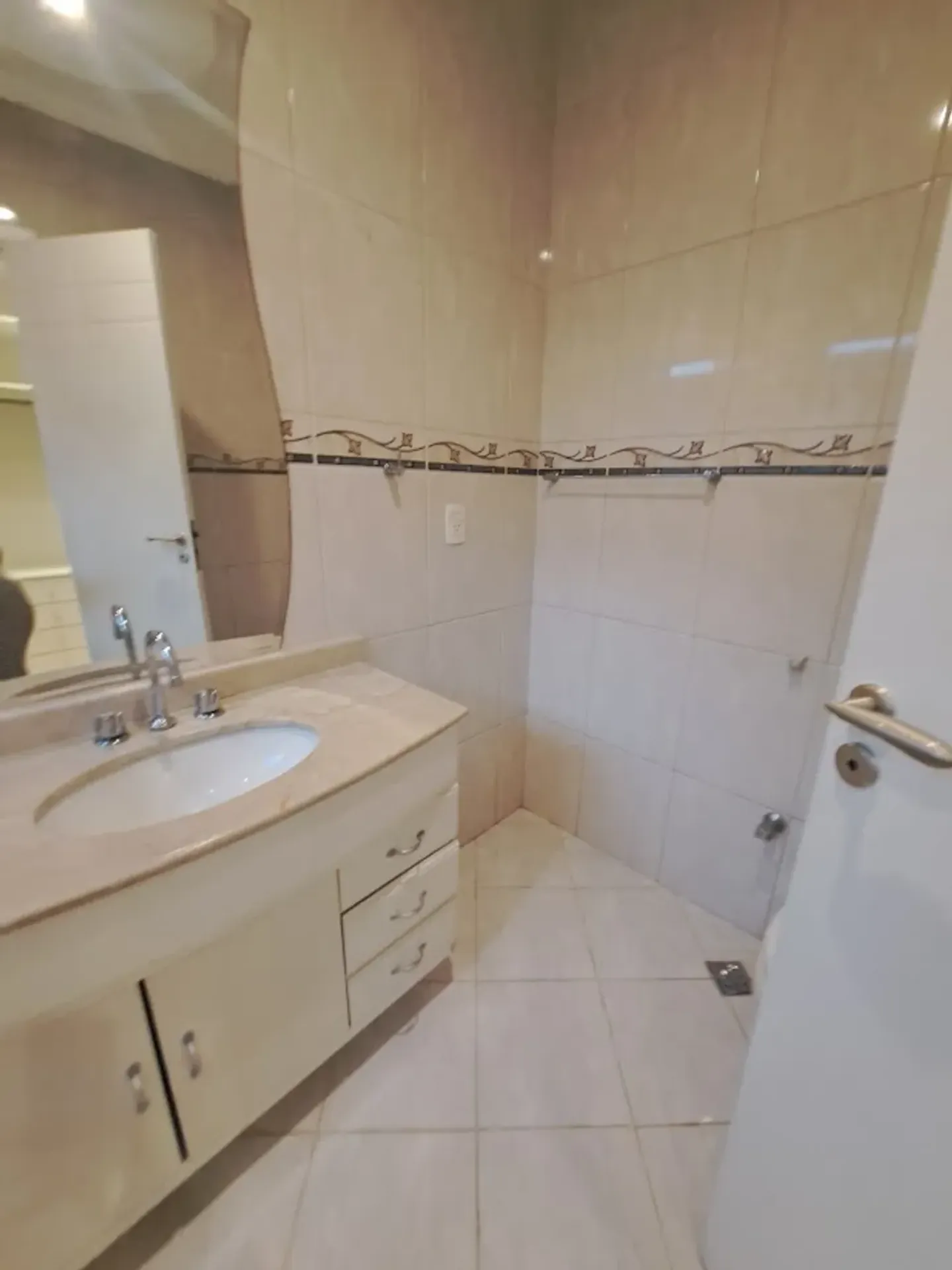 Casa mobiliada com 6 suítes e 8 banheiros — photo 13