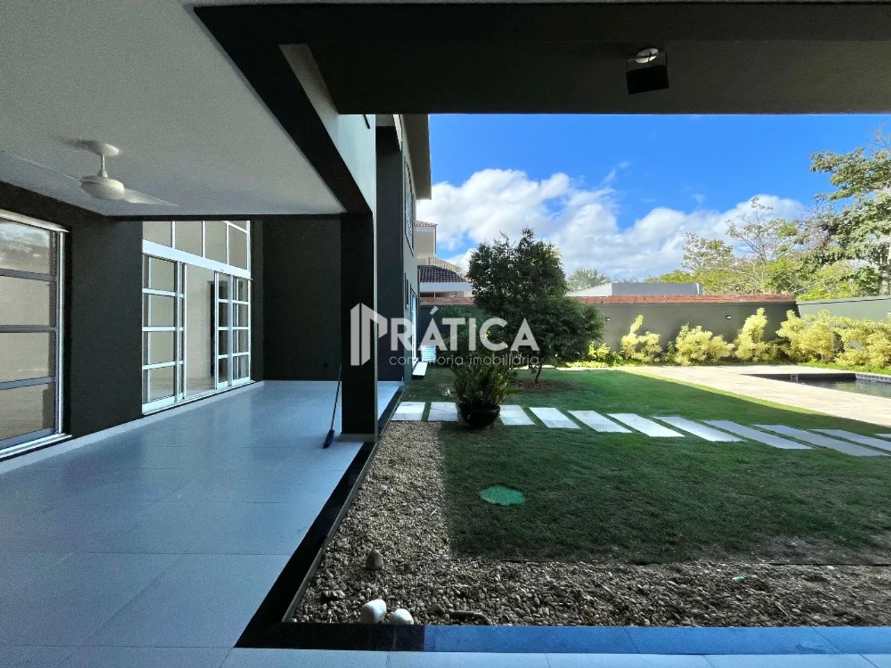 House with 5 bedrooms and a 24-hour concierge — photo 15