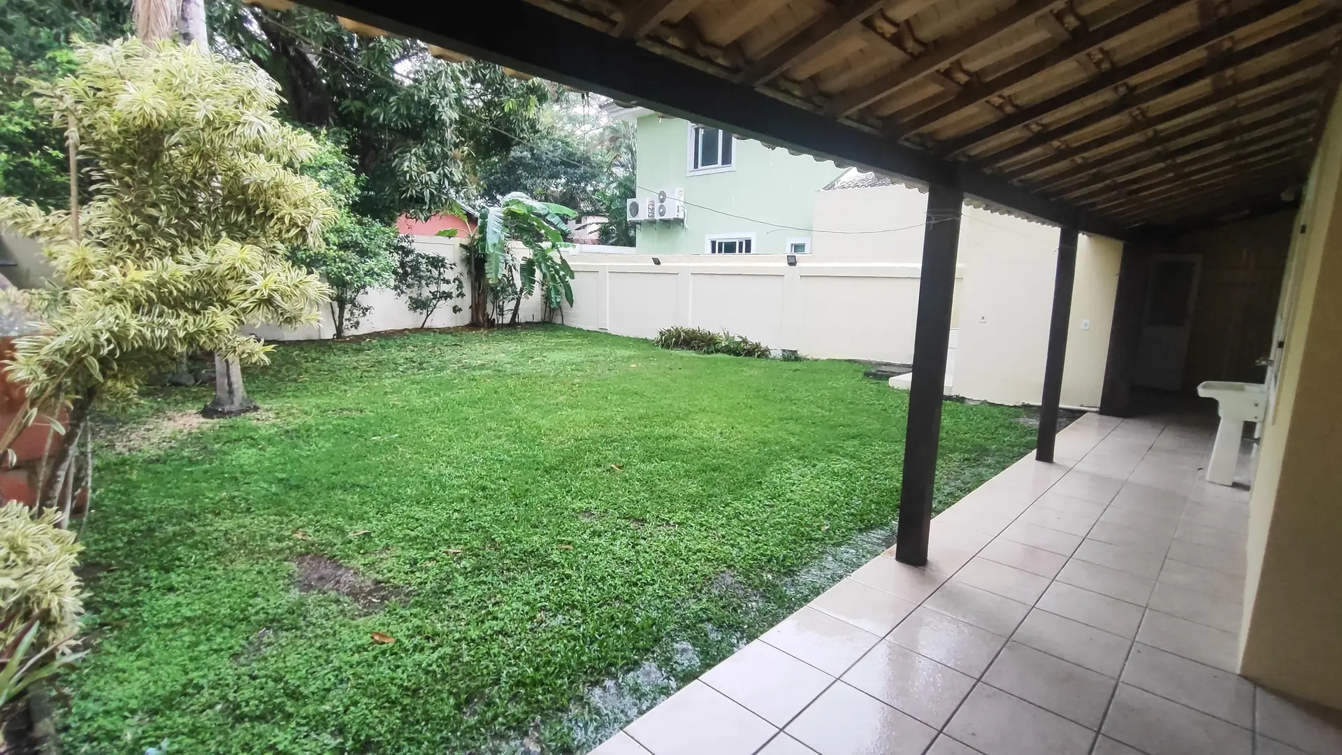 House with 3 bedrooms, 1 en-suite and 4 bathrooms — photo 21