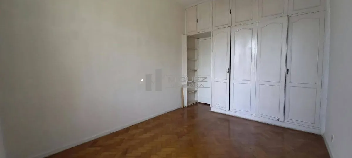 Apartamento no 1º andar com piso de madeira ou laminado — photo 17
