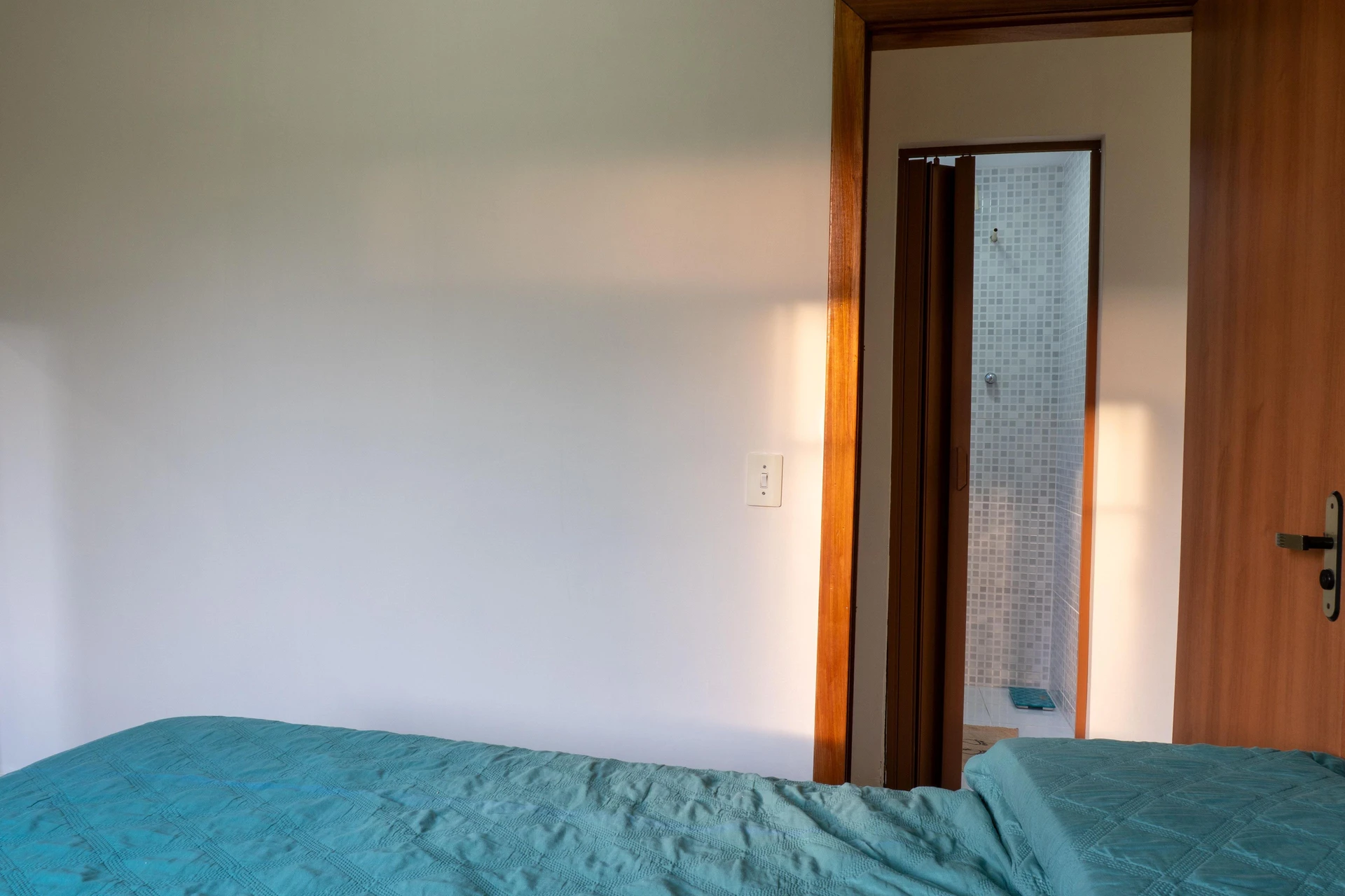 Furnished 3-bedroom apartment with 2 bathrooms — photo 36