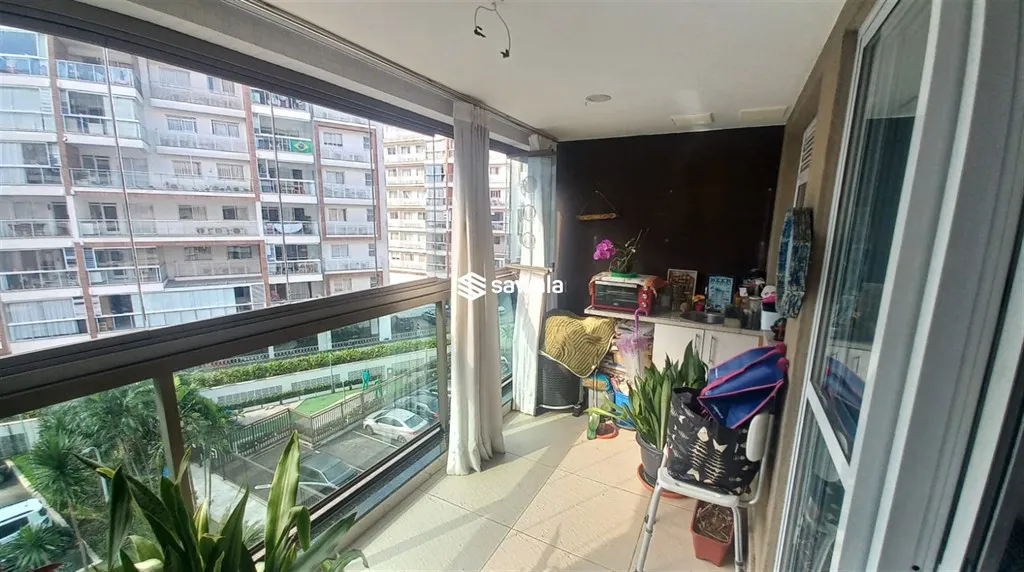 2-bedroom apartment in a building with a pool — photo 24