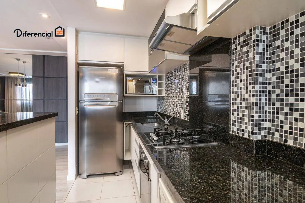 Furnished 2-bedroom apartment with open-plan kitchen — photo 9