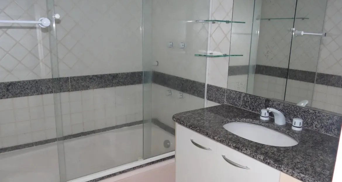 Apartamento de 185 m² com 3 quartos e 5 banheiros — photo 24