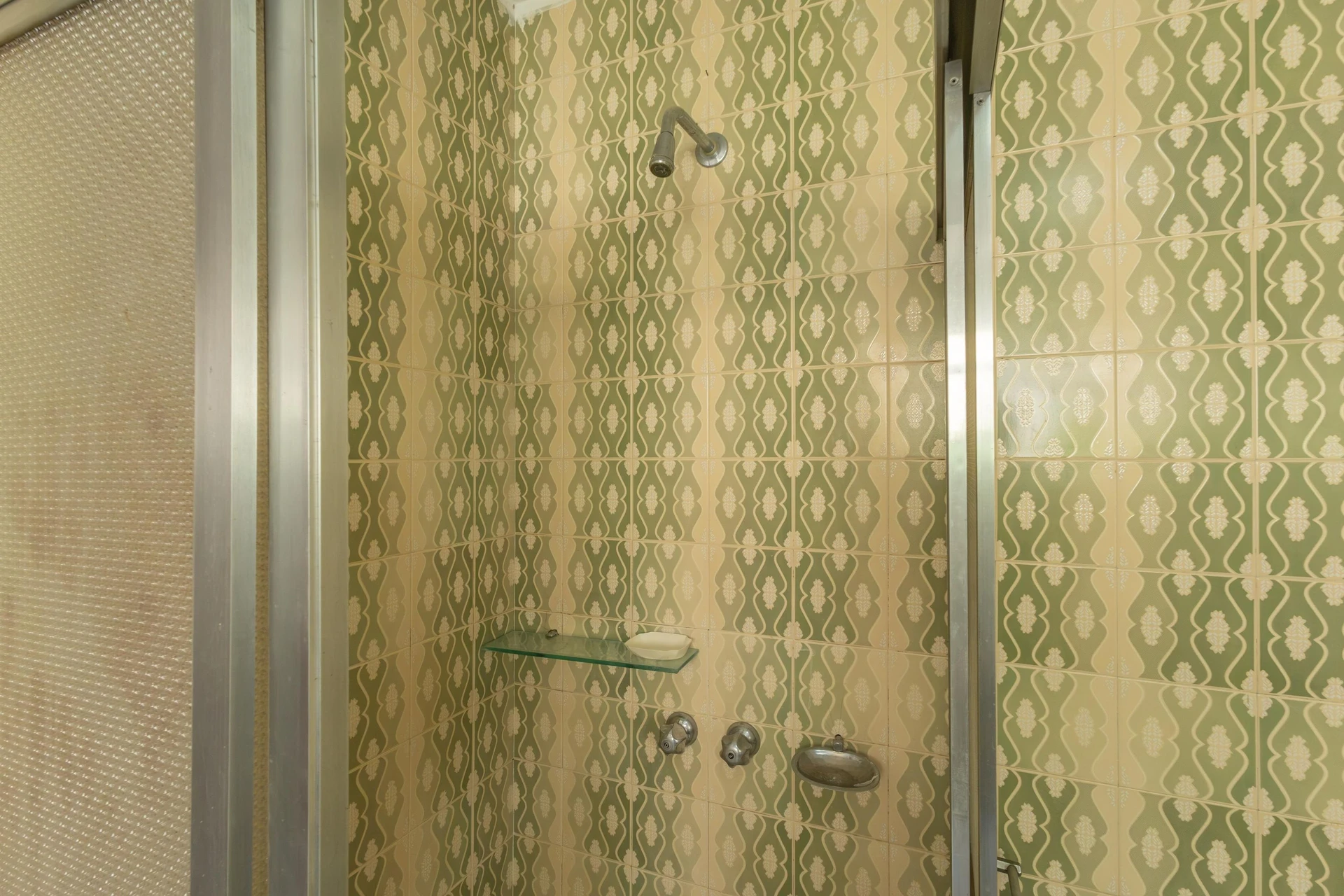 Furnished apartment with 3 bedrooms and 1 en-suite — photo 41
