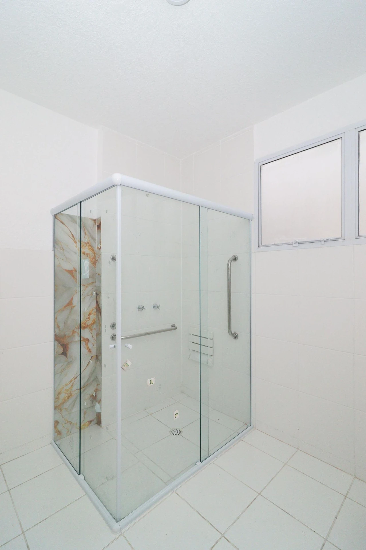 Apartamento com 1 quarto e área de lavanderia — photo 4