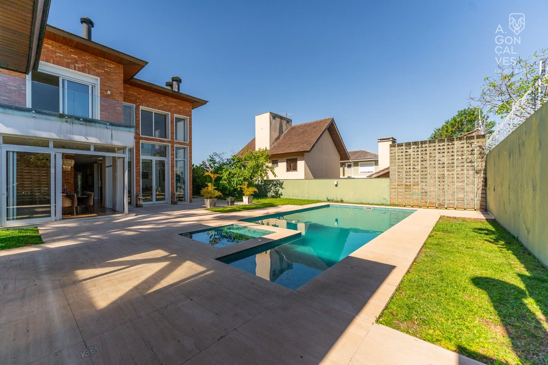 Furnished house with 5 bedrooms and 5 bathrooms — photo 39