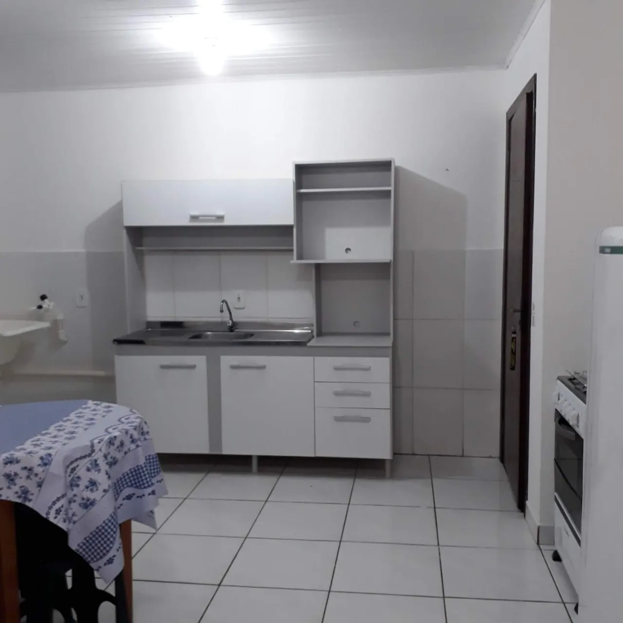 Furnished annual 1-bedroom apartment with 1 parking space