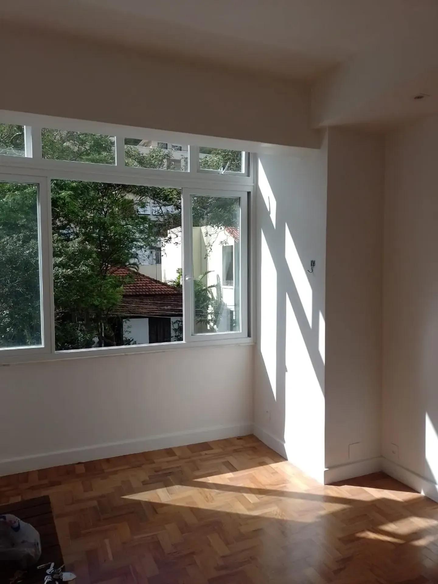 Furnished apartment, 77 m², with a bathtub — photo 4