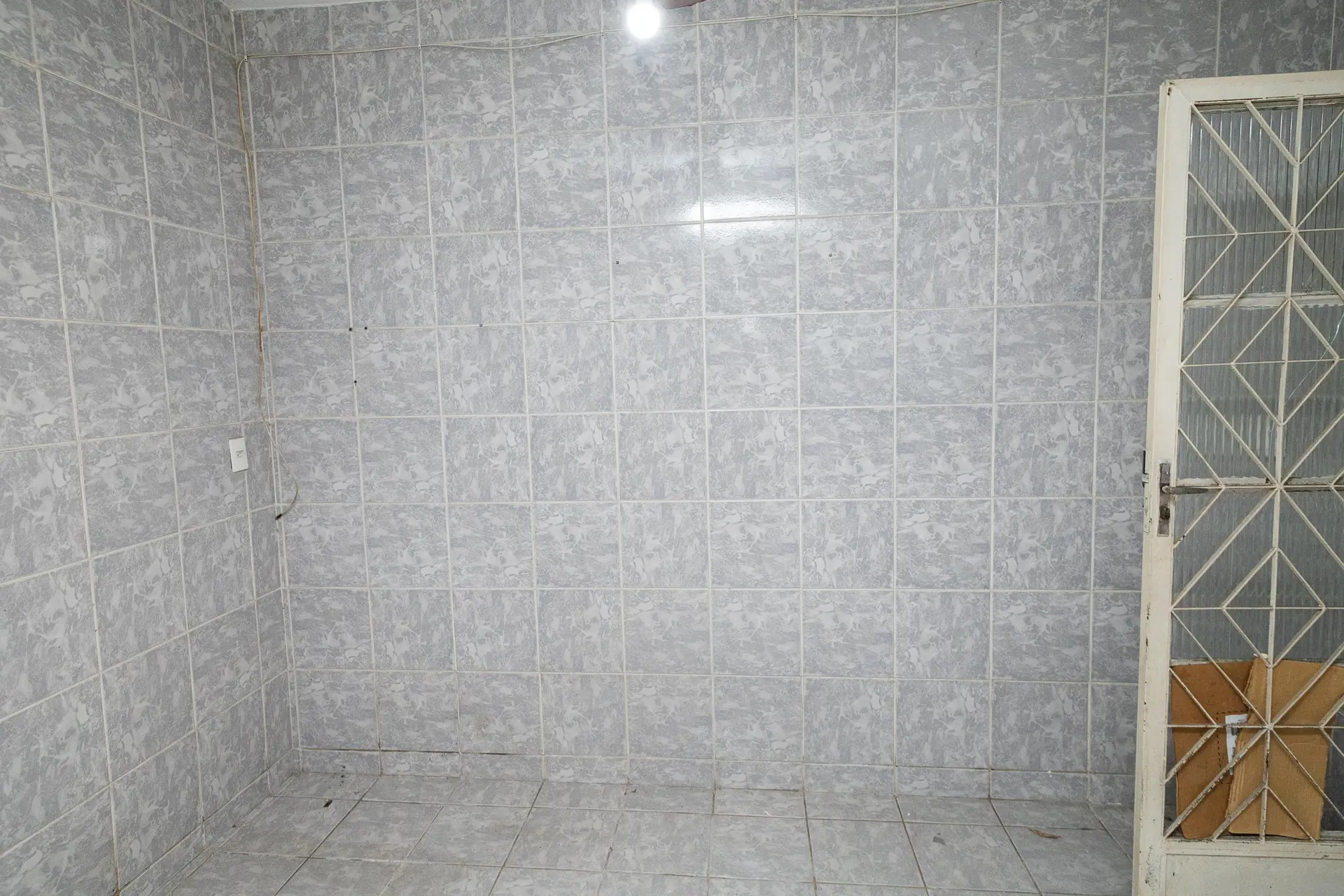 House with 3 bedrooms, 1 en-suite, and private yard — photo 30