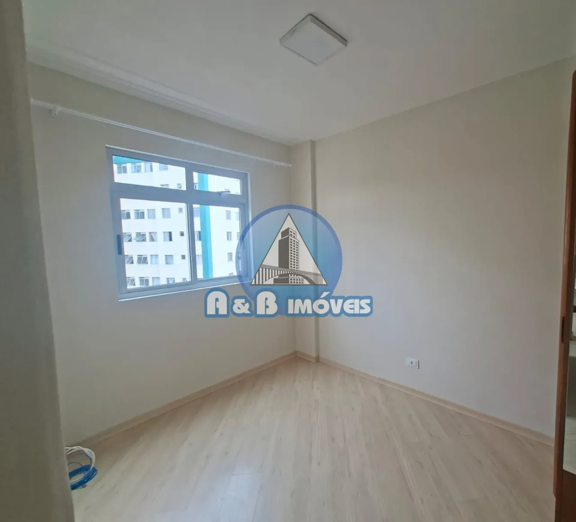 Apartamento com piso de madeira ou laminado, Hauer — photo 2