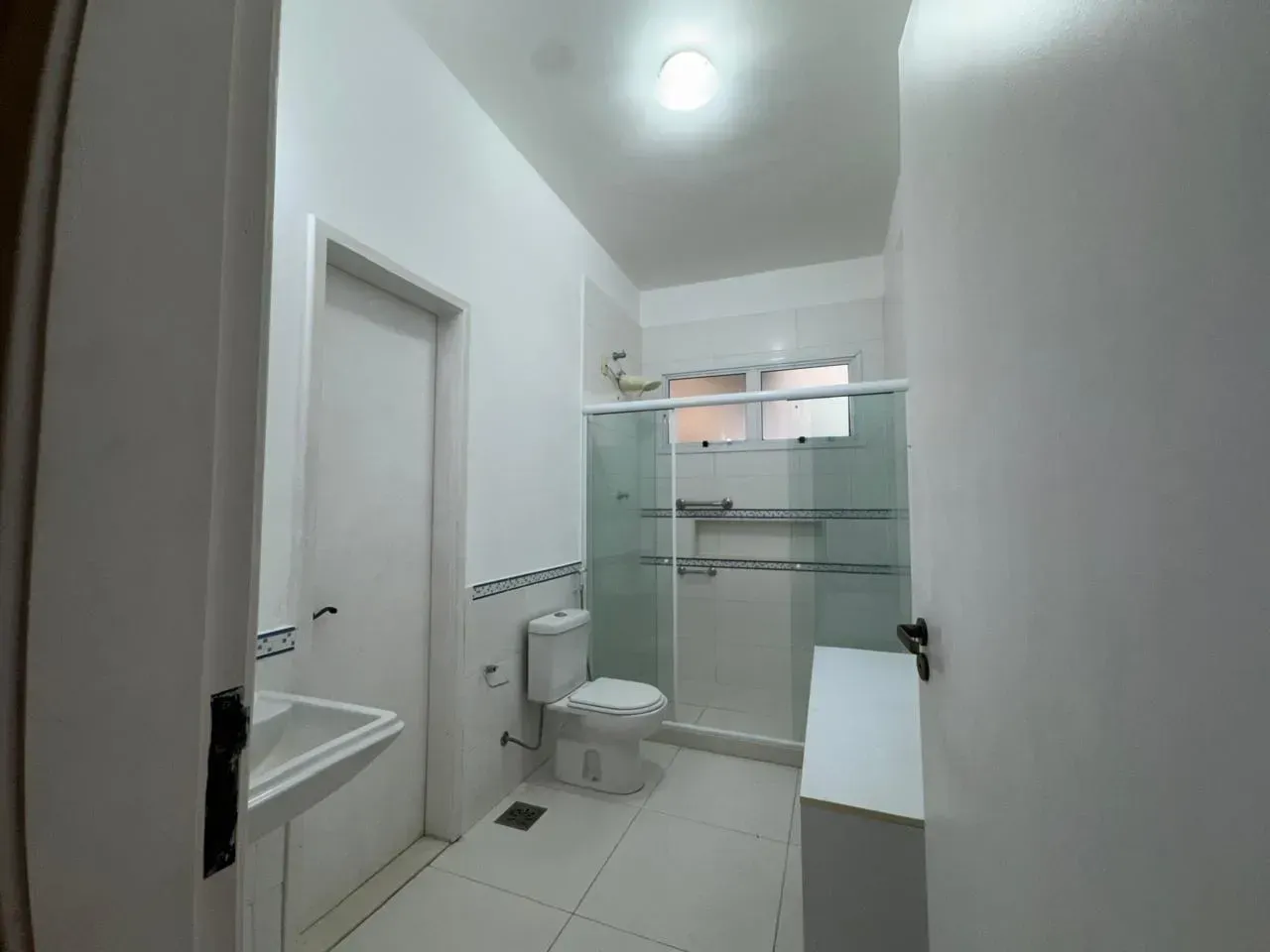 House with 4 bedrooms and 360 m² with open-plan kitchen — photo 12