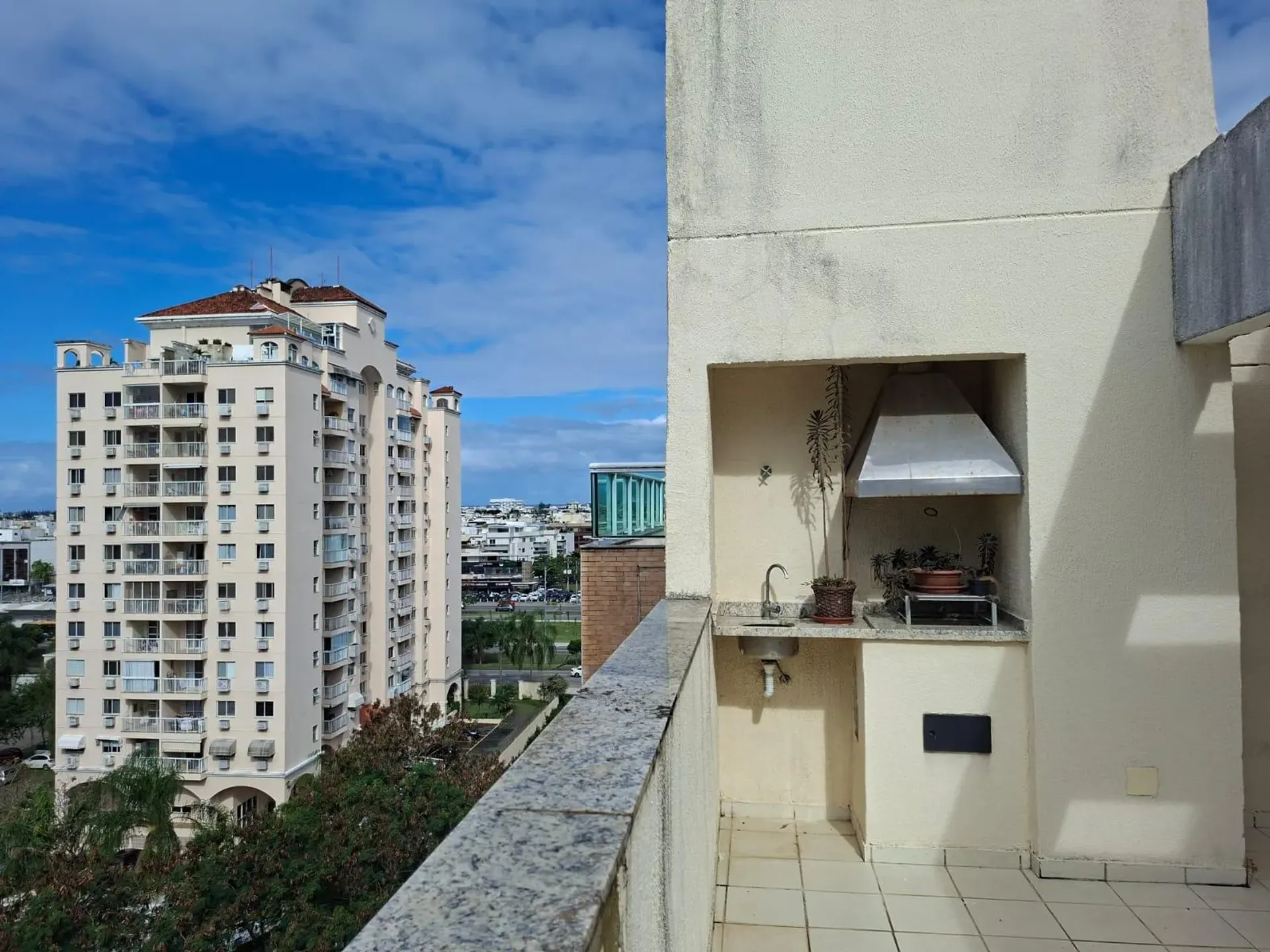 Apartamento sem mobília com 3 quartos e varanda — photo 32