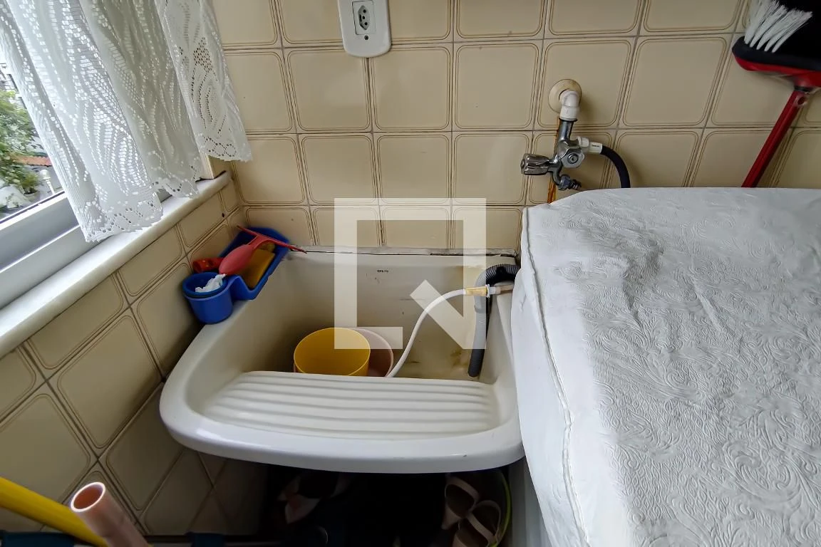 2-bedroom apartment with a washing machine — photo 13