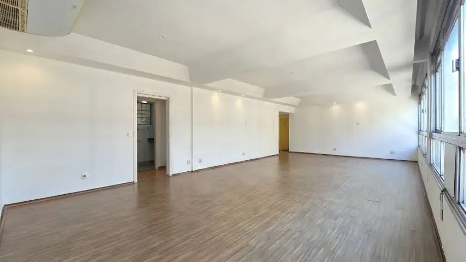 190 m² apartment with 4 bedrooms and 4 bathrooms — photo 5