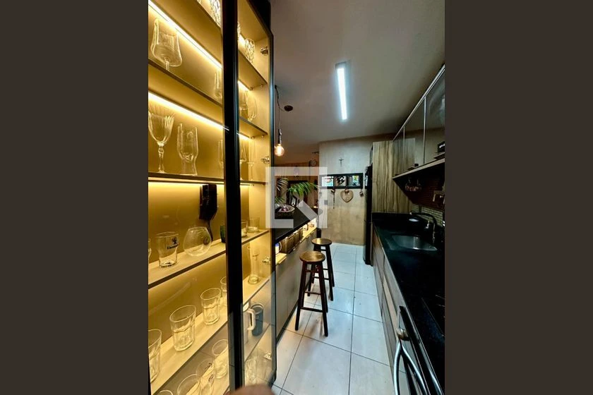 Furnished apartment with balcony and 2 en-suite bedrooms — photo 2
