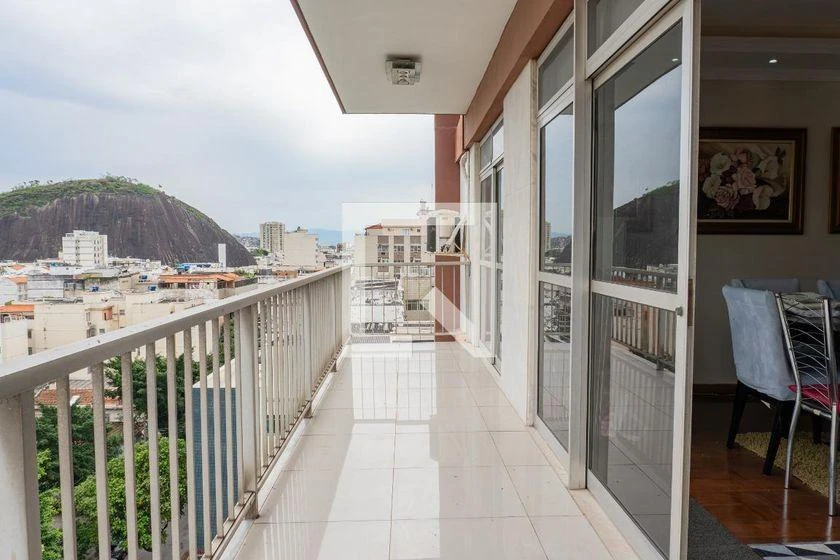 Furnished apartment with 4 bedrooms and 200 m² — photo 10