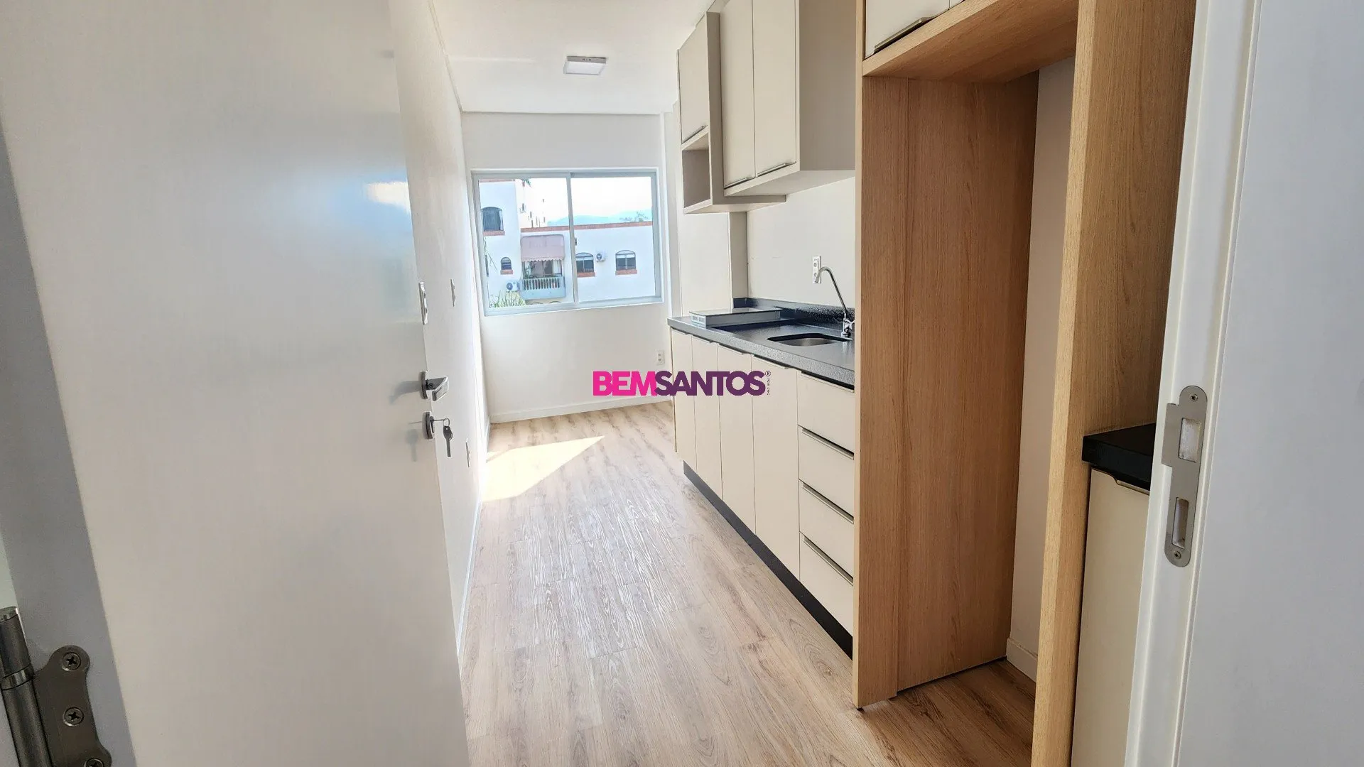 21 m² studio on the 4th floor with 1 parking and cooktop