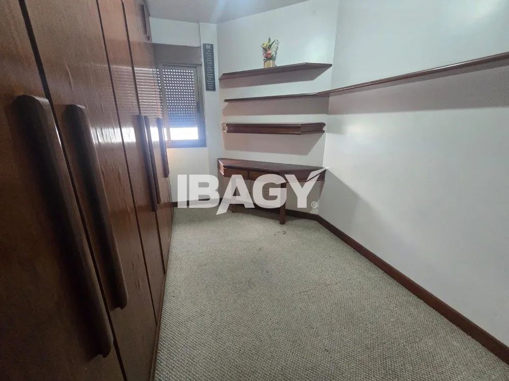 Furnished 512 m² apartment with a enclosed balcony — photo 22