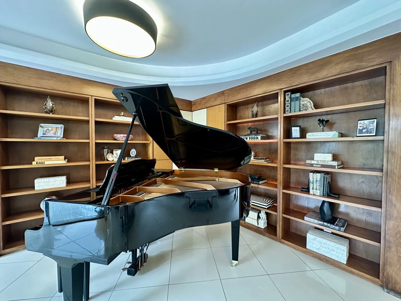 Посудомоечная машина и 5 спален: дом 700 м² — photo 26