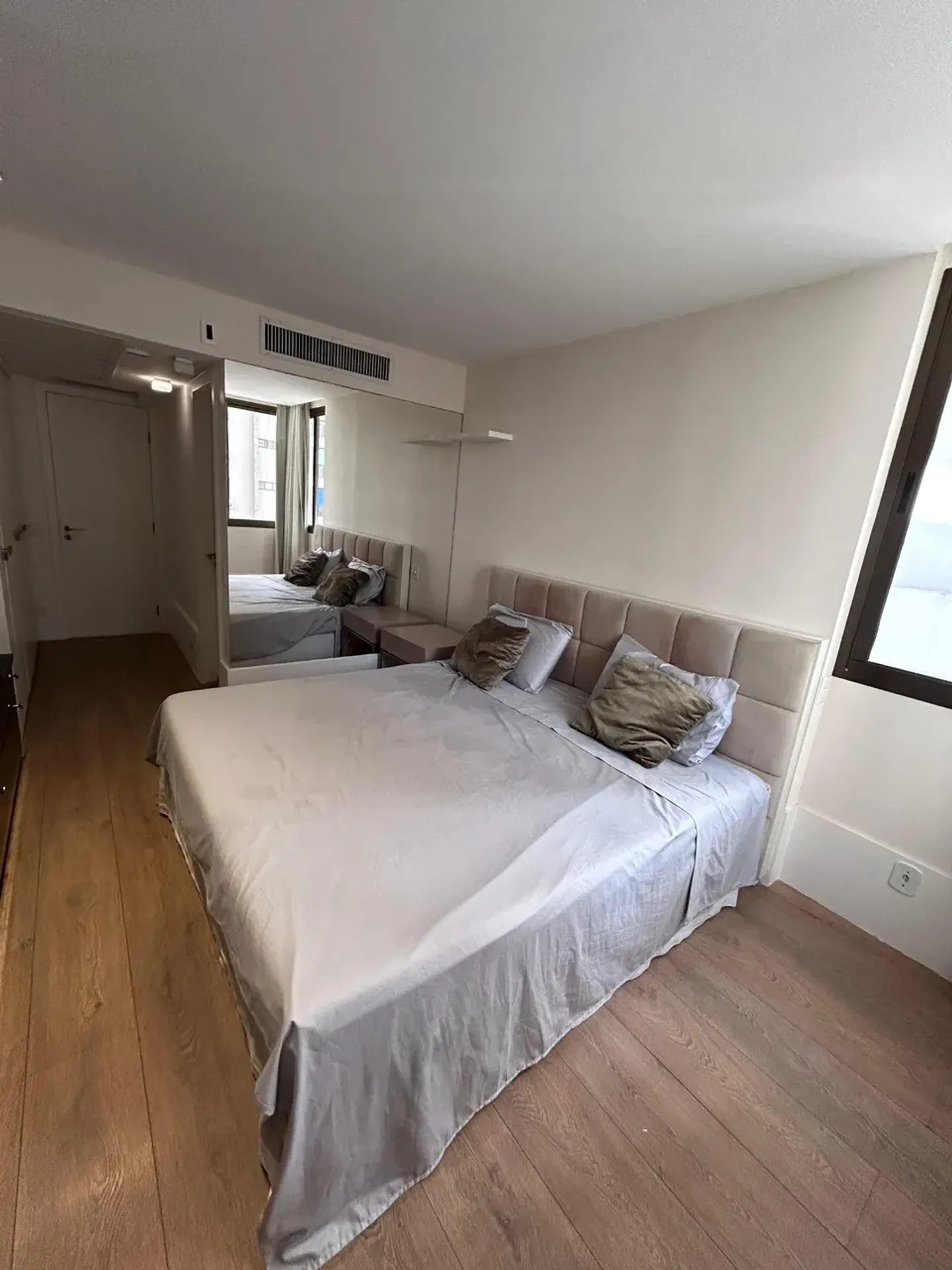 Furnished 2-bedroom apartment with 2 bathrooms — photo 26