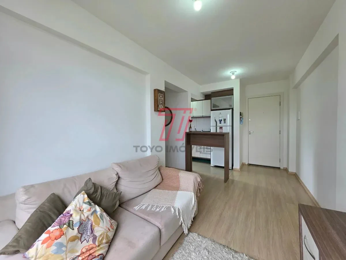 Wood or laminate floors in a one-bedroom apartment, 34 m² — photo 2