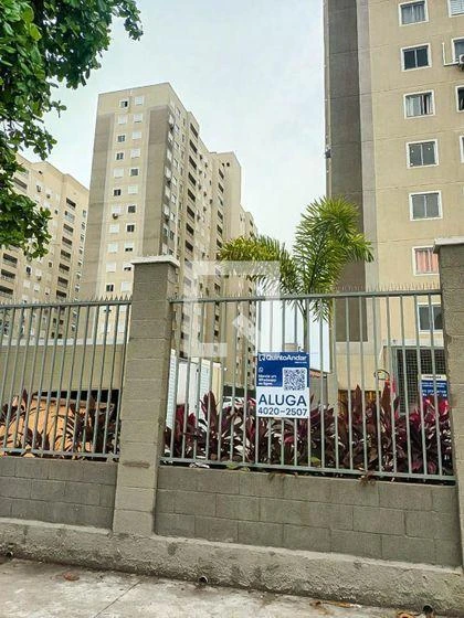2-bedroom apartment in a building with a pool — photo 42