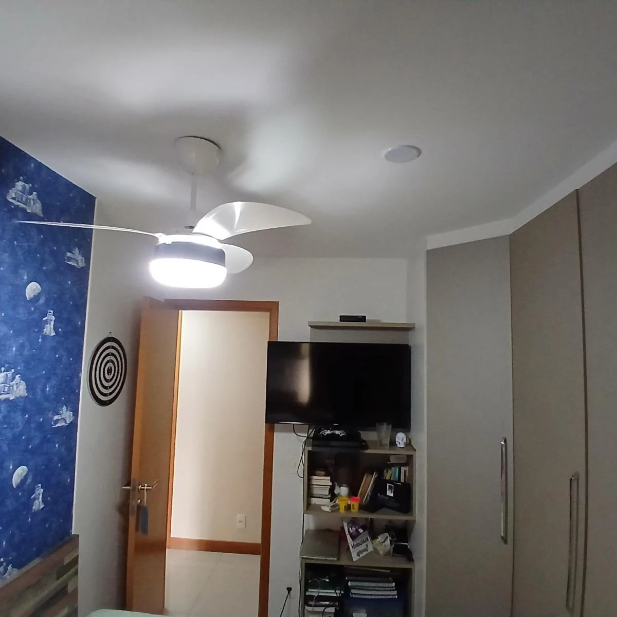 Mountain view in a 3-bedroom apartment, 83 m² — photo 17