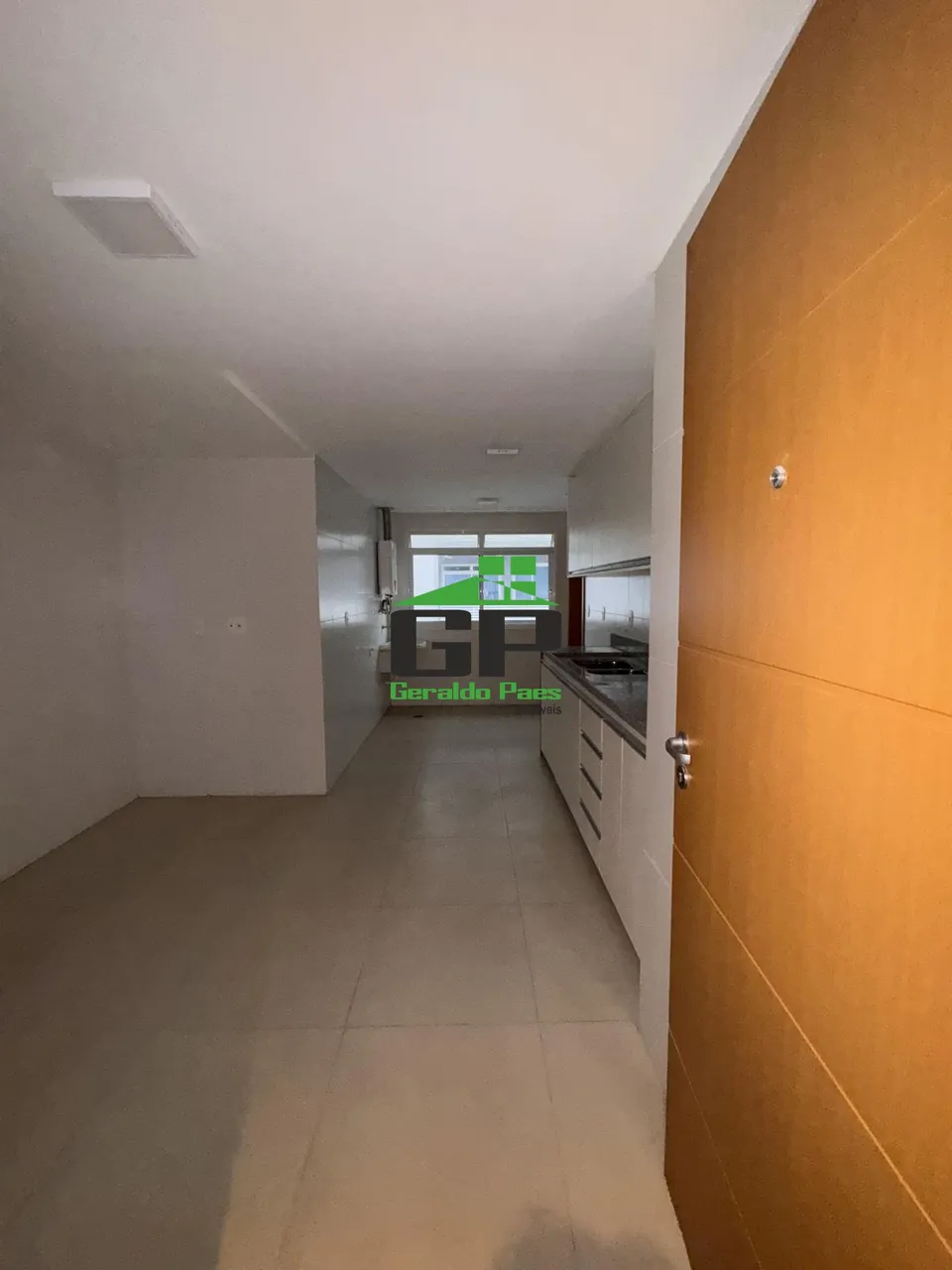 Квартира с 3 спальнями, балконом и 2 парковочными местами — photo 10