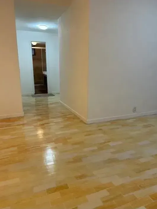 Квартира з 3 спальнями та дерев'яною підлогою або ламінатом — photo 11