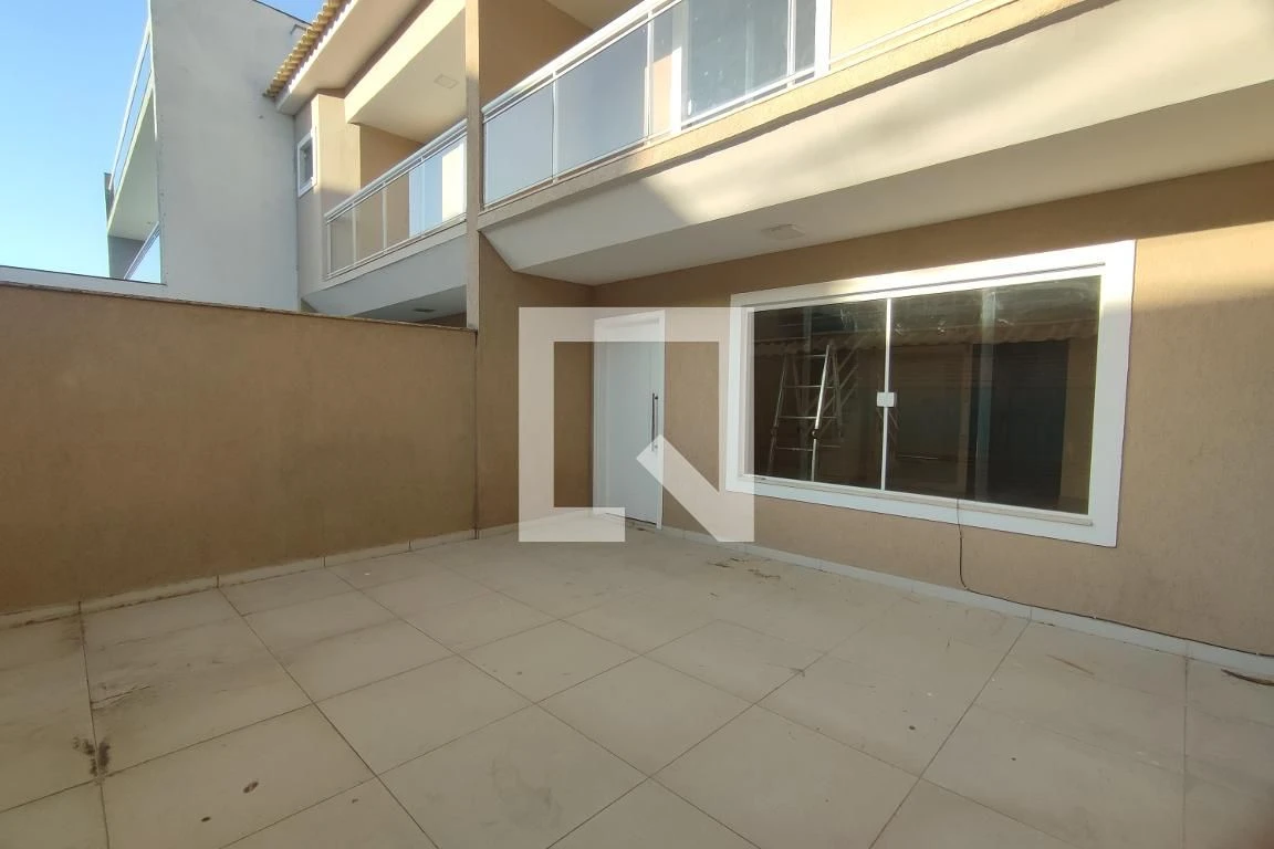 Unfurnished house with 3 bedrooms and 4 bathrooms — photo 17