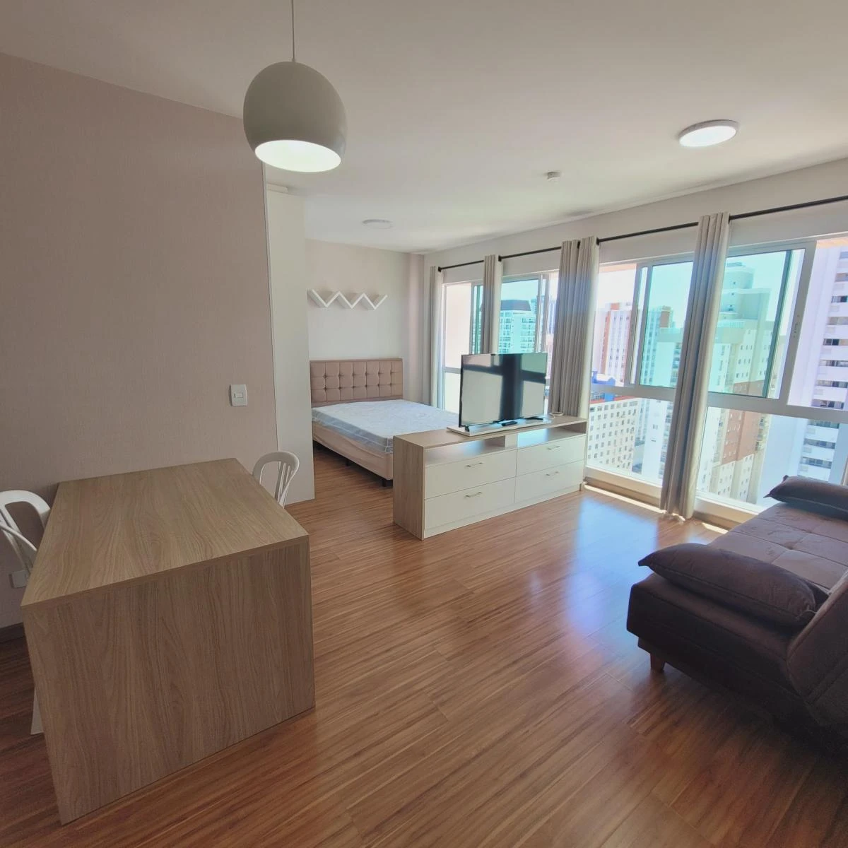 Furnished studio in a building with a gym — photo 6