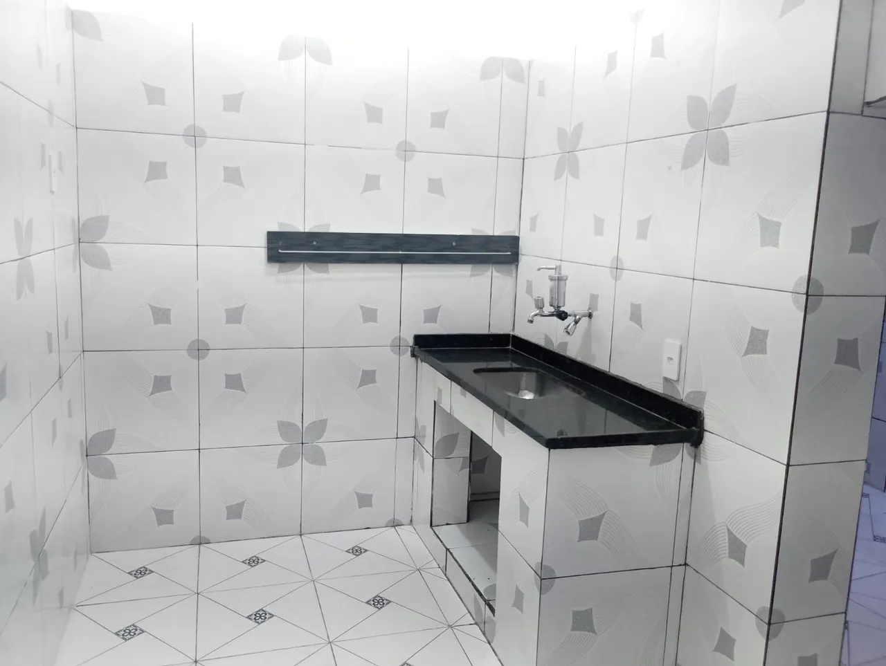 Casa de 32 m² com 1 quarto e kitchenette com fogão — photo 3
