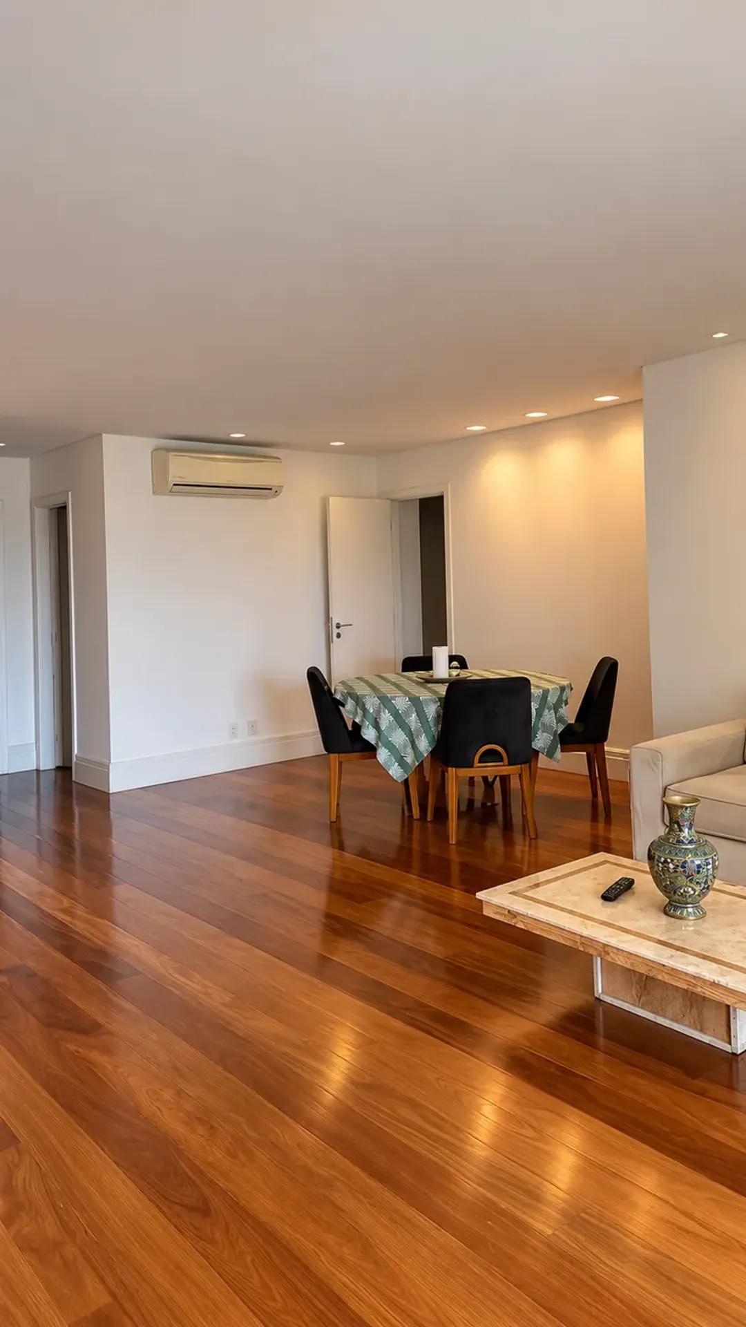 Departamento con balcón cerrado con vidrio en Rio de Janeiro