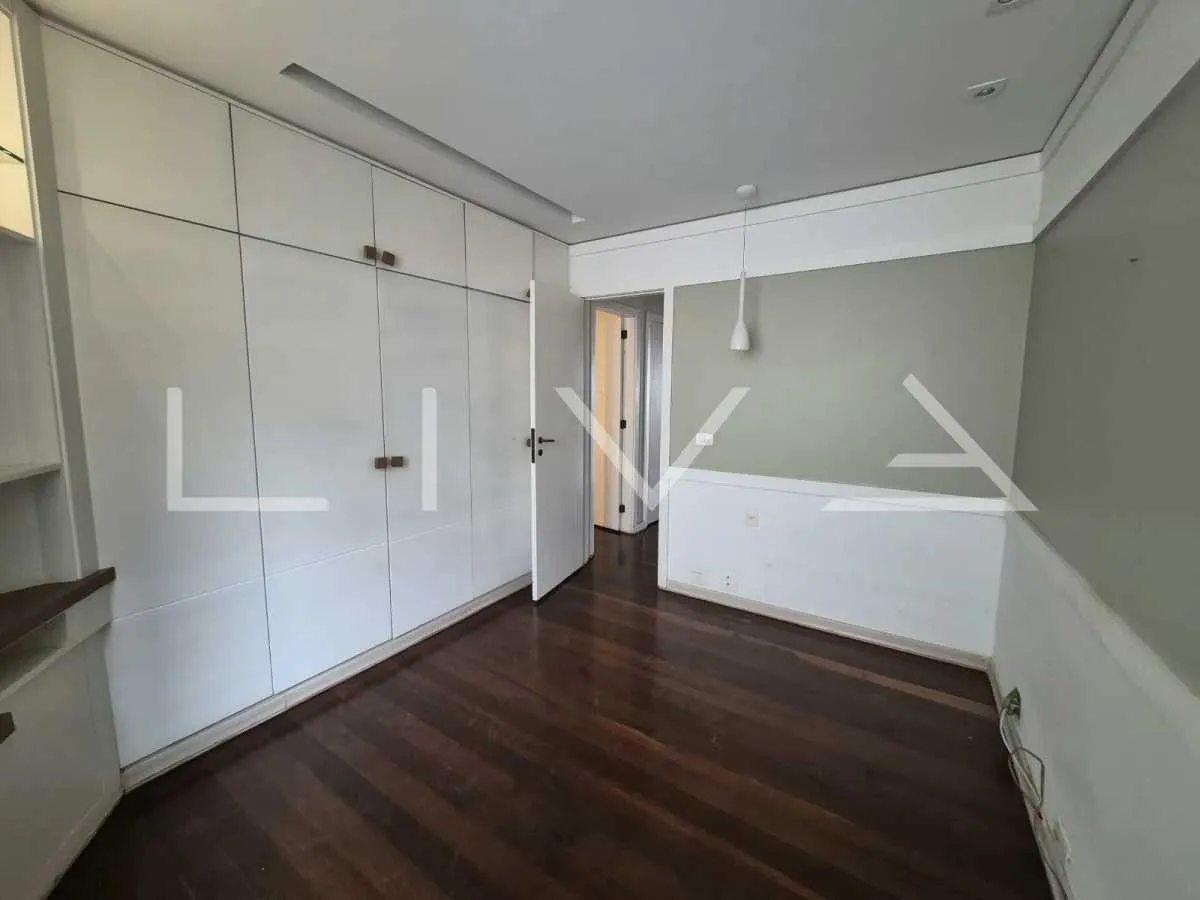 Furnished apartment, 167 m², with a bathtub — photo 6