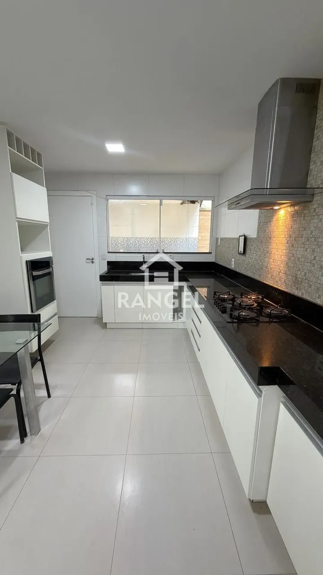 House, 412 m², with a private pool — photo 6