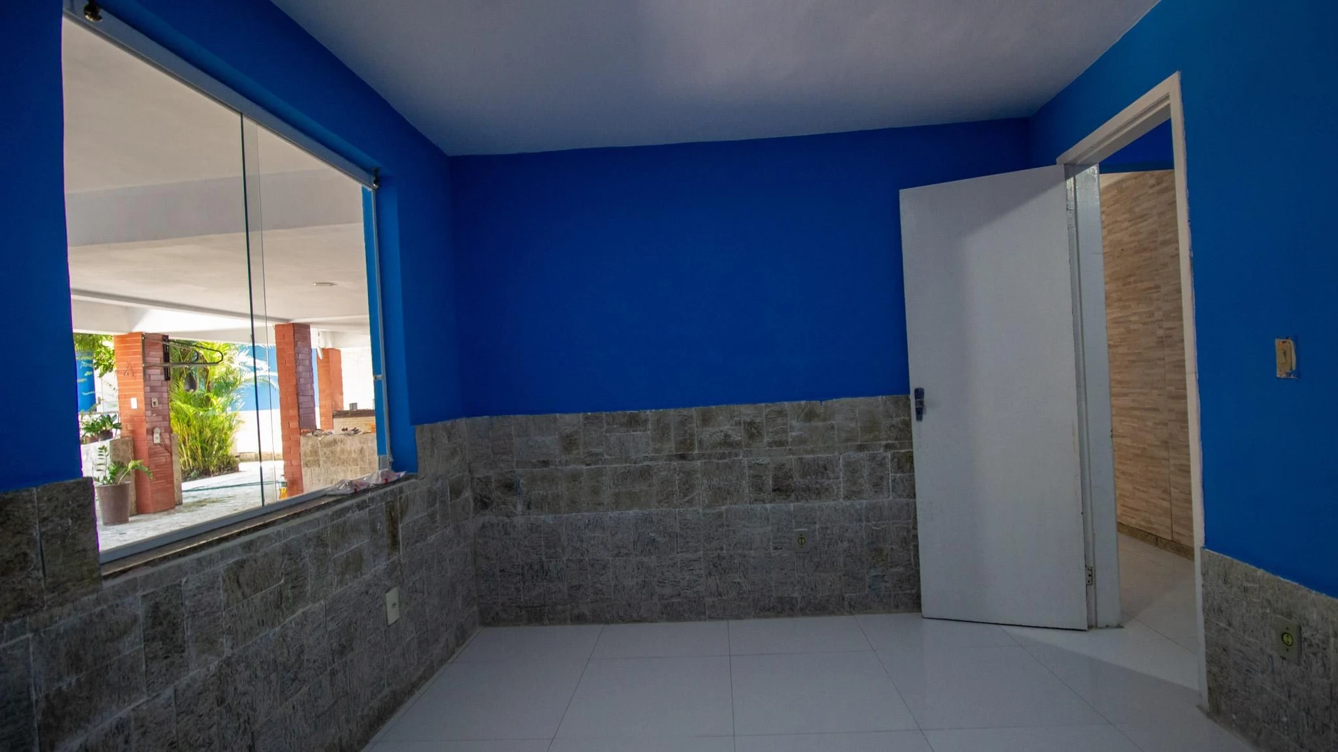 House, 260 m², with a grill on the balcony — photo 15