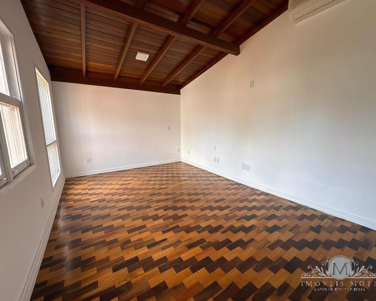 Casa de 273 m² con balcón gourmet y espacio de home office — photo 34