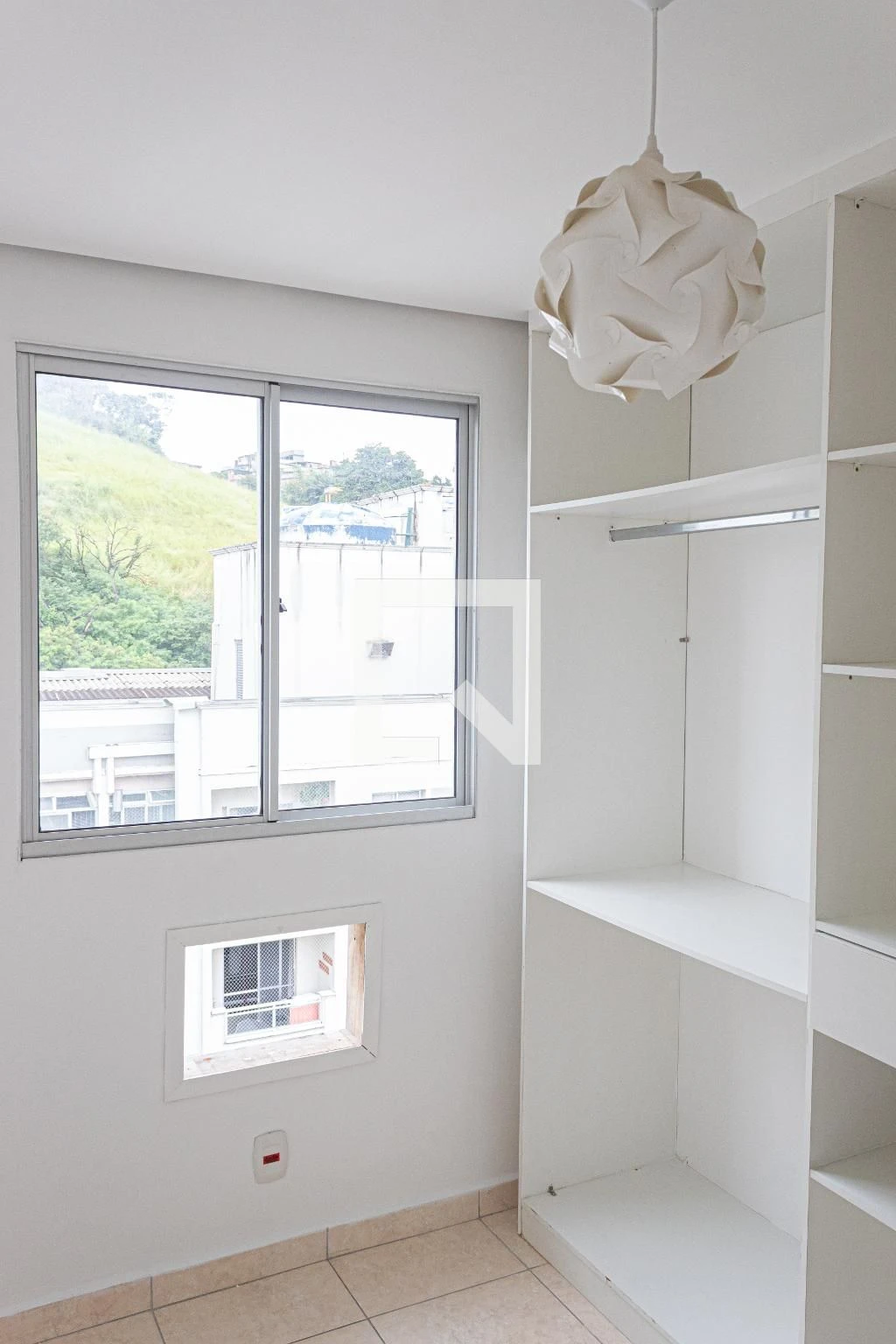 Walk-in closet in a 2-bedroom apartment, 49 m² — photo 4